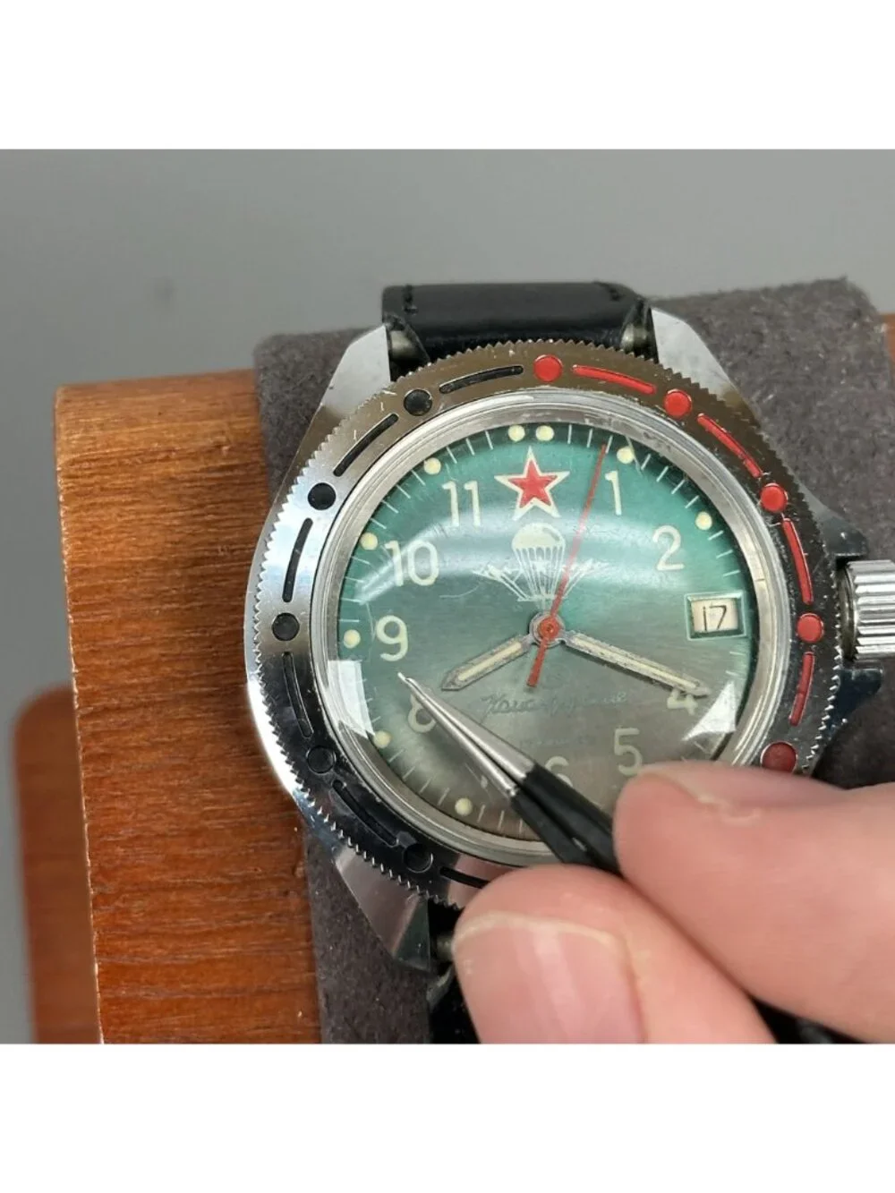 Vintage Vostok Komandirskie Paratrooper Watch Green Dial Mechanical 17 Jewels